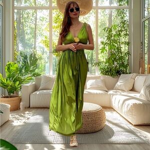 NWT Sincerely Jules metallic emerald green grecian style v-front maxi dress M